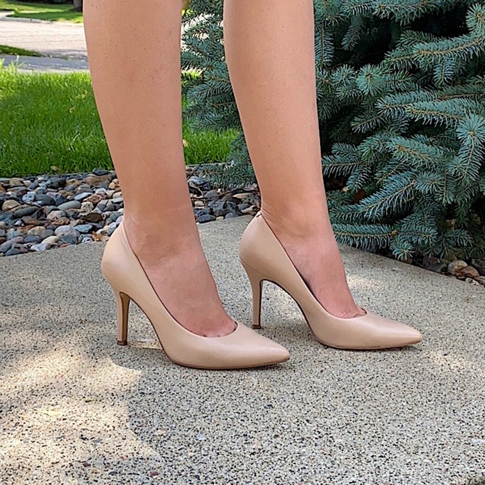 Nine West Creme Colored Heels with Pointed Toe 6M